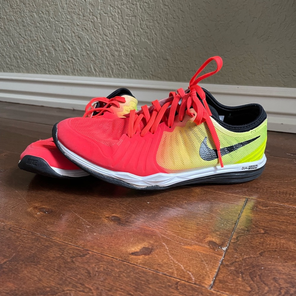 Womens Nike Dual Fusion TR4